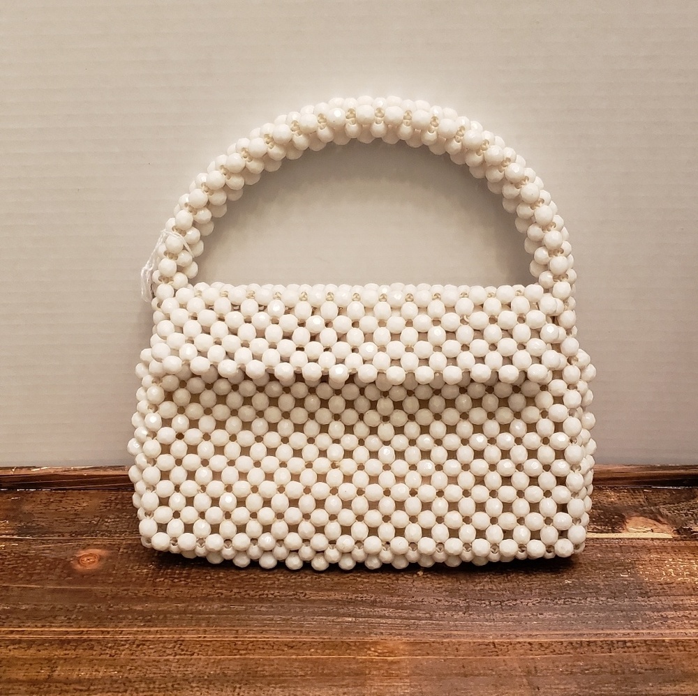 Beautiful Vintage White Beaded Purse